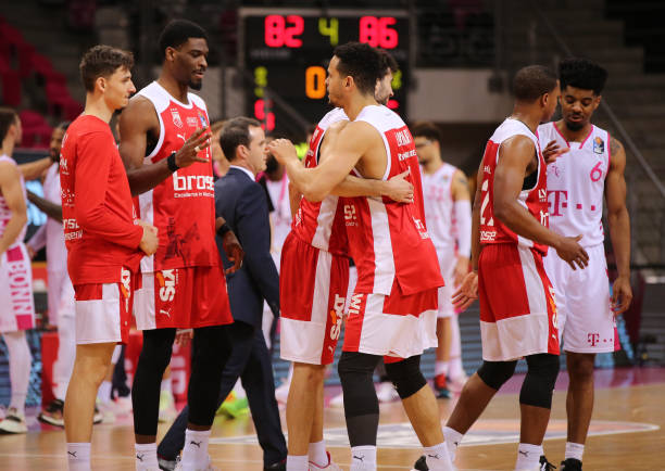 也反映了球 也反映了球